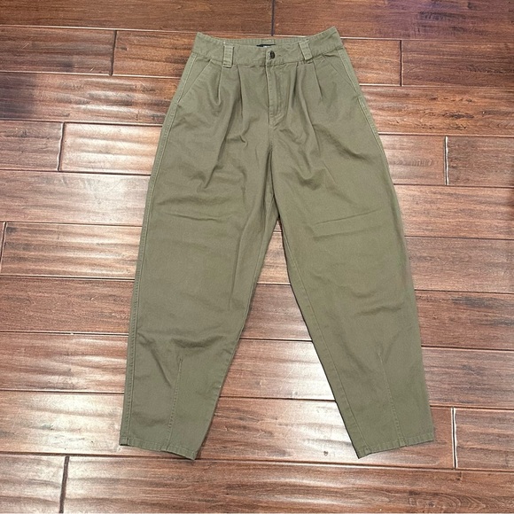 Forever 21 Olive Green Pleated Balloon Pants - Size M - Picture 2 of 9